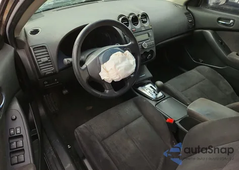 2011 Nissan Altima Base z USA, uszkodzony, nr VIN 1N4AL2AP6BN429173